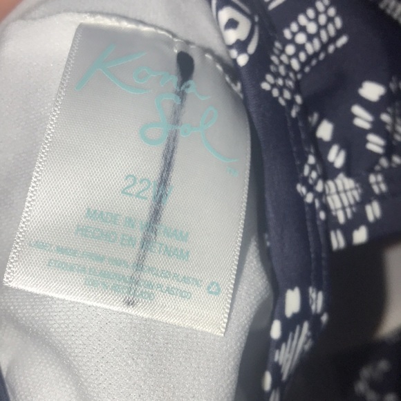 New Plus size swimtop ONLY - Picture 2 of 3